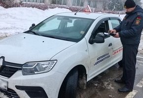 В Лиде сотрудники ГАИ посещают автошколы и инспектируют инструкторов, курсантов и автомобили