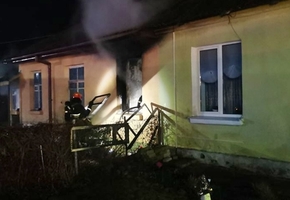 В Лиде при тушении пожара в многоквартирном жилом доме были спасены два человека