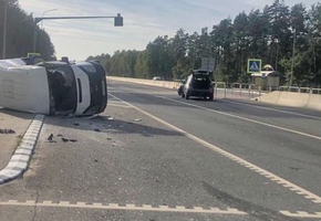 Странная авария с ездой по встречной полосе произошла на трассе М6. Пострадали два водителя и 15-летний ребёнок