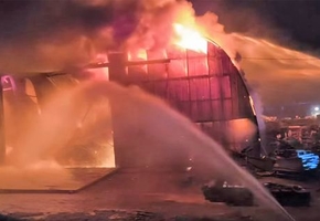 В Лиде на территории «Лакокраски» горел склад с воспламеняющемися жидкостями. На ликвидацию пожара потребовалось 3 часа