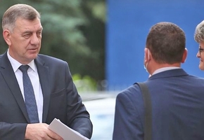 Чиновники посетили в Лиде мебельную и обувную фабрики