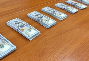 В п/п Бенякони водитель распределил крупную сумму денег между пассажирами, чтобы незаконно переместить средства через границу