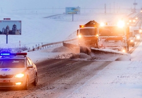 Трассы региона накрыло снегом. Задействованы все дорожные организации. Прогнозы: до -20°C