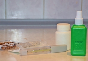 Аптекам прислали письмо, в котором сообщается, что установлены нормы отпуска в одни руки масок, таблеток и антисептика