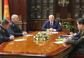 Лукашенко назначил Караева помощником президента по Гродненской области и присвоил звание генерал-лейтенанта милиции