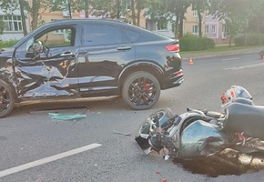 В Лиде автомобилист не уступил мотоциклисту. Но виновным признали мотоциклиста из-за нарушения скоростного режима