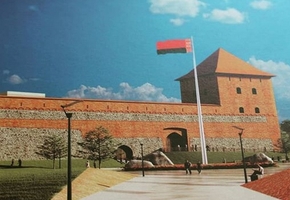 Возле Лидского замка установят флагшток с государственным флагом