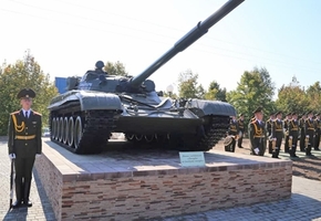 В Новогрудке появился памятник танку Т-72