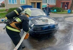 Возгорание автомобиля, пожар в поле и инцидент на кухне. В регионе за несколько дней произошло три пожара