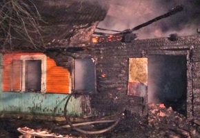 В Лидском районе в сгоревшем доме обнаружено тело местной жительницы, которая там не проживала