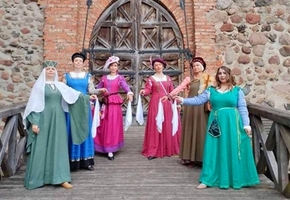 Ад Рагнеды да Уршулі Радзівіл. Лідская студыя Domina Cordis адраджае гісторыю Сярэднявечча праз жаночыя вобразы