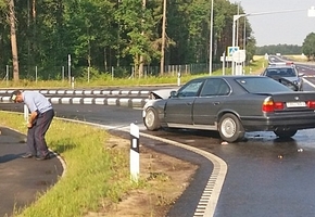 На трассе М6 Renault не уступил BMW