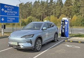 В Гродненской области на трассе М6 на границе с Польшей установлена новая зарядная станция мощностью 80 кВт