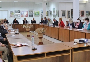 Реформирование Конституции, перераспределении полномочий президента. В Лиде состоялся круглый стол