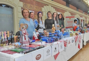 «Лидское пиво» представило свою продукцию на благотворительной дипломатической ярмарке супруги президента Венгрии Жужанны Надь