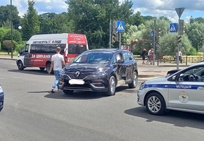 В Лиде ZAZ Forza поехал на «красный» и врезался в Renault