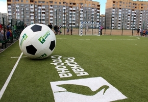 В Лиде открылась современная площадка для игры в мини-футбол с искусственным покрытием