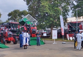 «Лидагропроммаш» представил в Нигерии два вида сельхозтехники