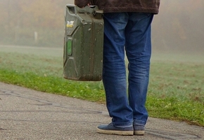В Лиде 72-летнему водителю предприятия грозит уголовная ответственность за кражу топлива и дачу взятки