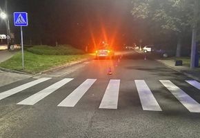 В Лиде автомобиль такси на пешеходном переходе сбил 15-летнего ребёнка