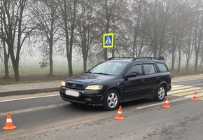 В Лиде на пешеходном переходе Opel наехал на мужчину