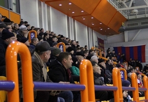 На хоккейных матчах «Лиды» стали продавать пиво