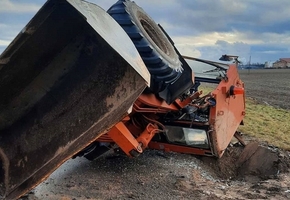 Очевидцев ДТП на М6, когда фура врезалась в трактор «Амкодор», просят помочь следствию