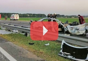 На М6 ДТП под Скиделем. Седан Mercedes загорелся после столкновения с фурой. Три человека погибли