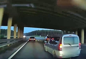 За создание аварийной обстановки на трассе М6 водителя Lada лишили ВУ на 1 год и дали штраф 10 базовых