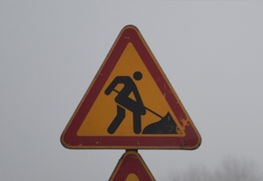 К 9 мая планируют подготовить дороги после зимы: устранить ямочность, нанести разметку и очистить реагенты