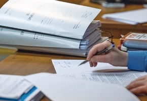 В Лиде директора юрлица, давшего взятку госслужащему, освободили от уголовного наказания, но фирму оштрафовали на сумму взятки