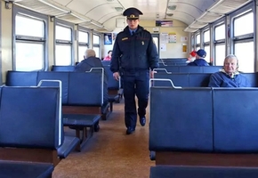 Мужчина ехал из Лиды с крупной суммой денег в сумке. Пока он спал в купейном вагоне поезда, деньги украли