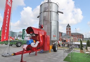 Компания «Лидсельмаш» представила новую мобильную зерносушилку на выставке «Белагро-2024»