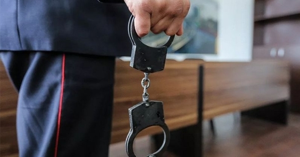 В Лиде мужчина в своей квартире обокрал гостя