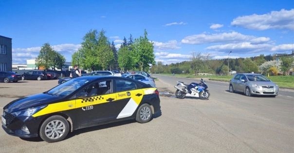 В Лиде водитель Hyundai не уступил мотоциклисту на Suzuki