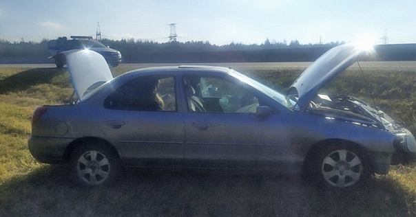 На М6 Ford Mondeo вылетел с трассы в кювет