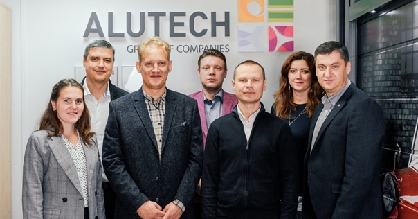 Гаражные ворота, роллеты, автоматика. В Лиде в здании торгового центра «Потсдам» открылся шоурум «Алютех»*