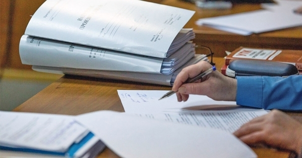 В Вороновском районе 17-летний местный житель украл у знакомого 23000€ и купил себе 8 авто, один из которых сжёг