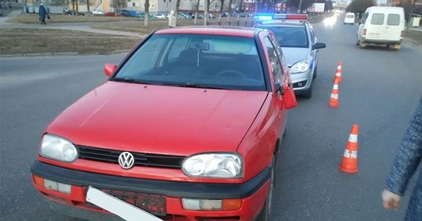 В Лиде на пешеходном переходе женщина и 4-летний ребёнок попали под колёса Volkswagen