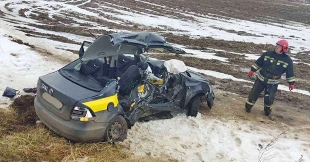 Смертельное ДТП на М6: погибли девочка и её бабушка. Предварительно: таксист не пропустил микроавтобус