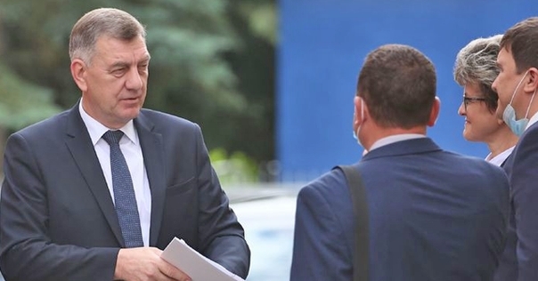 Чиновники посетили в Лиде мебельную и обувную фабрики