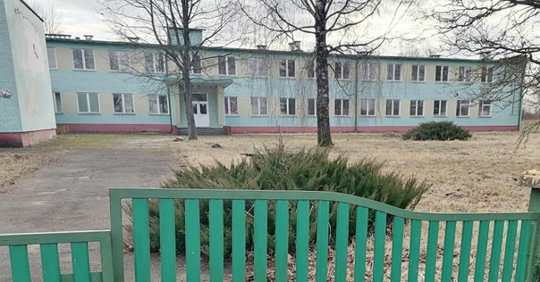В Лидском районе за 225 рублей продаётся школа