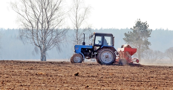 Право управления с/х техникой категории F можно будет получить с 17 лет