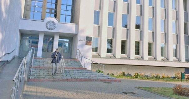 Новая жена мужчины настраивала его дочь против него. В семейную историю вмешались прокуратура и суд Лидского района