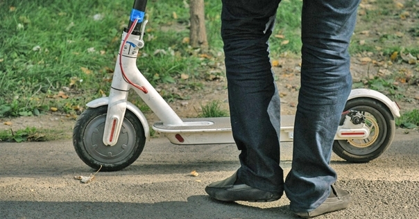 В Лидском районе из подъезда дома украли самокат. Его удалось найти и вернуть