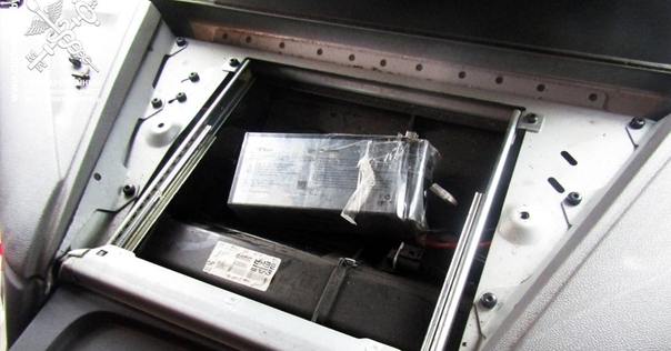 В п/п Бенякони задержан литовский тягач, белорусский водитель которого пытался тайно провести незадекларированный товар