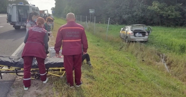 На М6 водитель такси уснул и врезался в МАЗ. Два человека госпитализированы