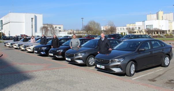 В Лиде чиновникам переданы в служебное пользование 7 Geely Emgrand