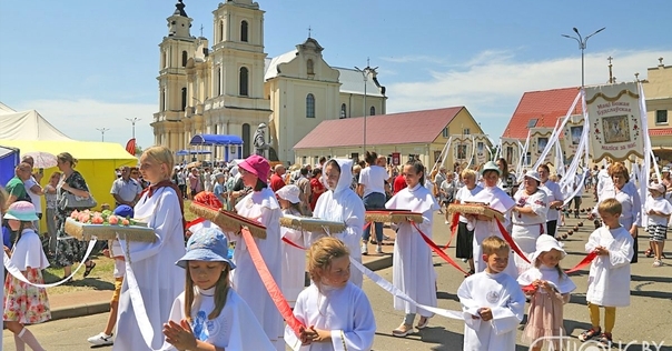 Лiдскiя католікі-пілігрымы выйшлi на Будслаўскі фэст. Ён пройдзе 4 і 5 ліпеня