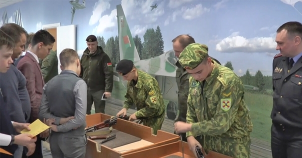 В Лиде открылся военно-патриотический клуб. Посещать клуб будут около 30 учащихся из 14 учреждений образования